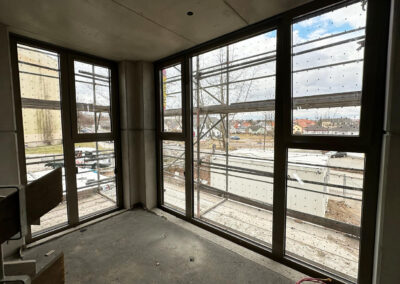 20301-Vogelschutzfolie-Baustelle-Fenster-montieren