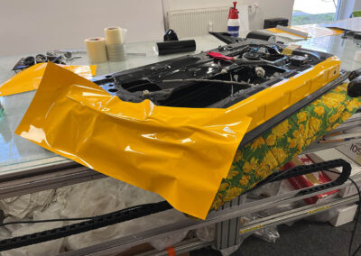 635-13-carwrapping-Autofolie-Tueren-Innenseiten-kleben