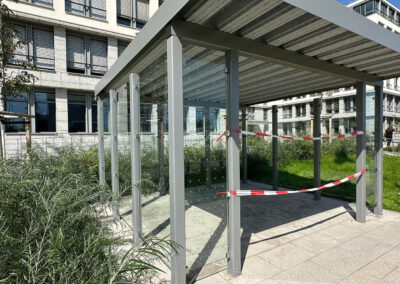 204-Unterstand-Aufprallschutz-Glasflaeche-Folierung-Vogelschutz-Seen