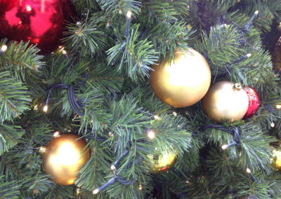 500-Weihnachtsbaum-Dekoration-Weihnachtskugel-gold-matt