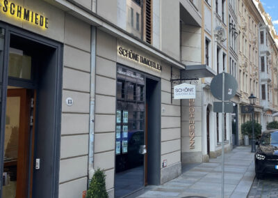 760-Ausleger-Barock-Stadt-Dresden-Antikschild-Schoene-Immobilien