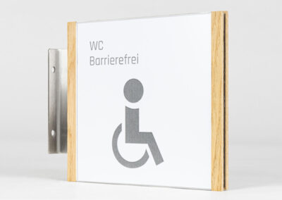 Fahnenschild-Holz-Wood-Edelstahl-Winkelhalterung-Wandschild