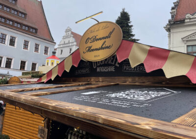 Lichtleiste-ultra-duenn-dezent-Leuchte-kleines-Schild