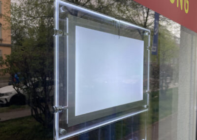 WG20259_Immobilien_LED_Displayrahmen_Lohmen-Frontseite