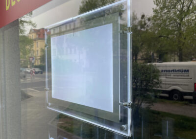 WG20259_Leuchtschild_Displayrahmen_Lohmen