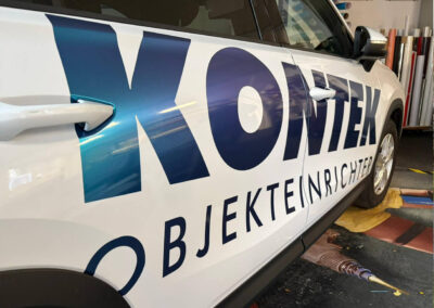 764-Autobeschriftung-Regenbogenfarben-Oracal-970RA-Premium-Shift-Effect-Cast