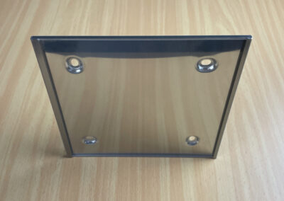 Tuerschild-niroplex-duenner-Chromstahl-Edelstahl-Rahmen-Acrylscheibe