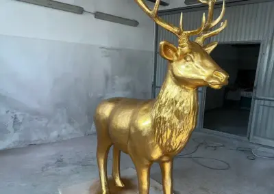 3D-XXL-Tierfigur-Waldtier-Hirsch-gold-lackiert