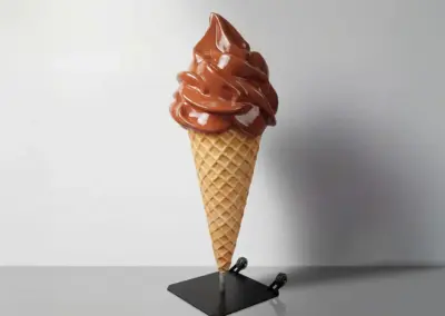 3D-XXL-Werbefigur-Werbeaufsteller-mobil-Eistuete-Softeis-Schokolade