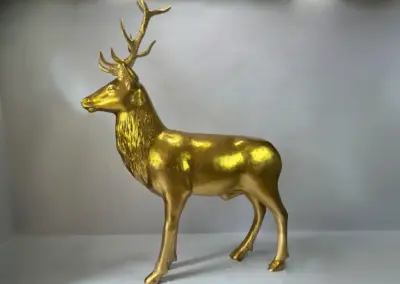 3D-XXL-lebensgrosse-Tierfigur-Waldtier-goldener-glitzer-Hirsch-185x220cm
