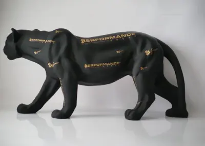 3D-grosse-Dekorationsfigur-Tierfigur-Panther-schwarz-Logobeschriftung