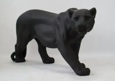 3D-lebensgrosse-Dekoration-Tierfigur-Grosskatze-Panther-schwarz-matt