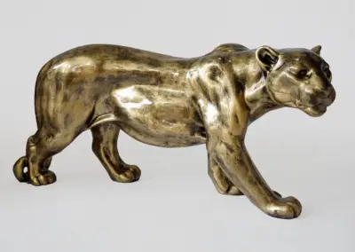grosse-Tierfigur-Panther-Patina-Pantherstatue-Antik-Altgold