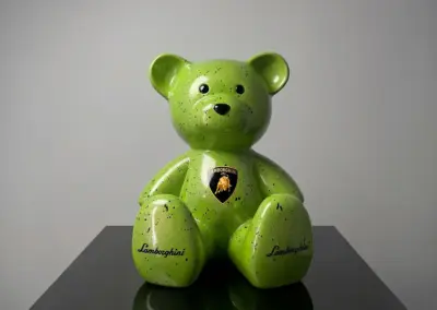 kleiner-sitzender-Teddybaer-mit-Firmenlogo-Spruch-35cm