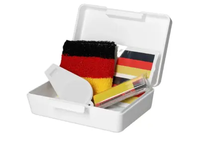 Travelbox-Deutschland-Fanartikel-Pfeife-Schminke-Schweissband-Tattoos
